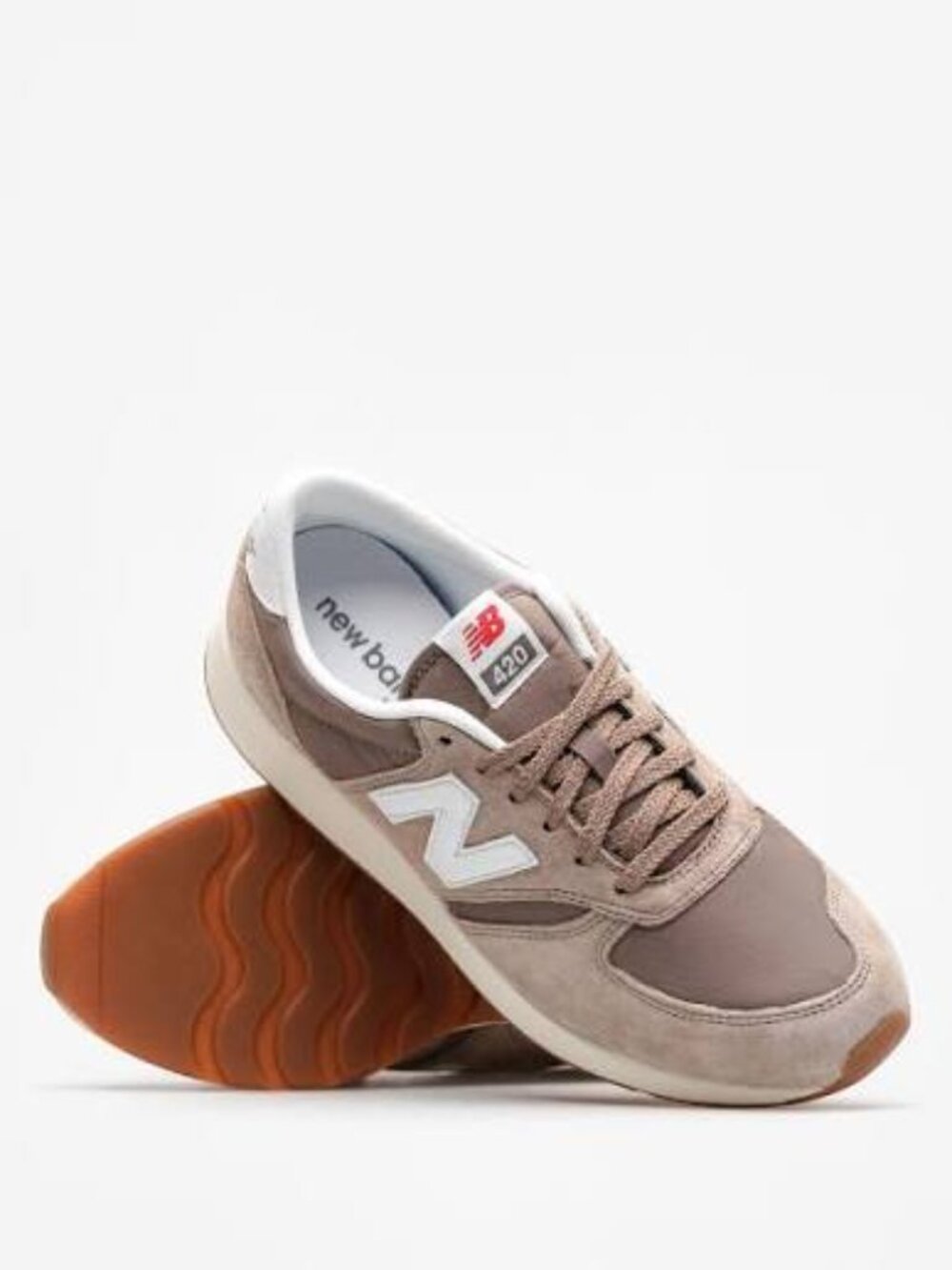New Balance 420s in 9